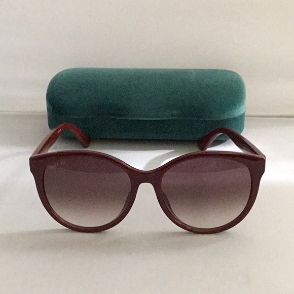 GUCCI SUNGLASSES FOR LADIES. - Picture 2 of 11